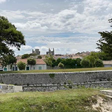 4 In The Heart Of St-martin With Swimming Pool And Parking * サン・マルタン・ド・レ