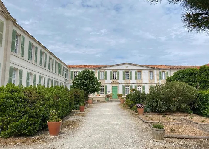 Prázdninový dům 4 In The Heart Of St-martin With Swimming Pool And Parking Saint-Martin-de-Ré